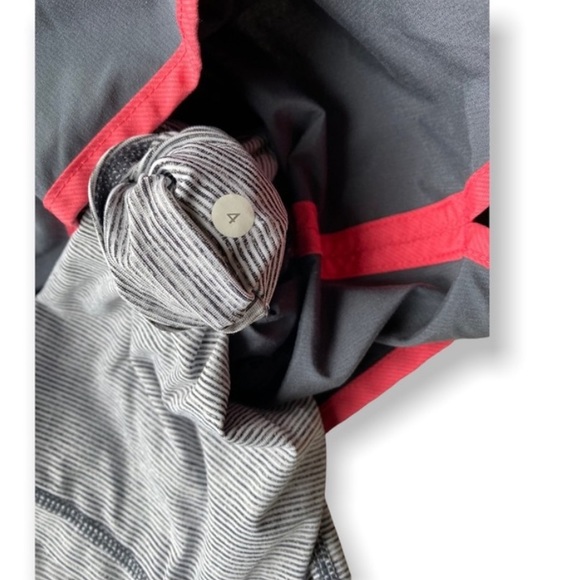 Mint Lululemon shorts size 4 double layer workout shorts running draw string - Picture 6 of 7